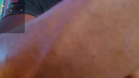 Mylo Wallace  online show from November 24, 2025, 7:24 pm