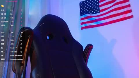 Mylo Wallace  online show from December 1, 2025, 9:20 pm