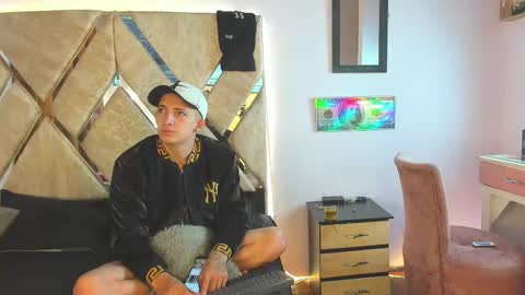 Myluandjack online show from November 12, 2025, 8:59 am