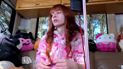 Snapshot of mymindbreaks2 chatting on December 15, 2025, 8:57 pm mymindbreaks online show from December 15, 2025, 8:57 pm