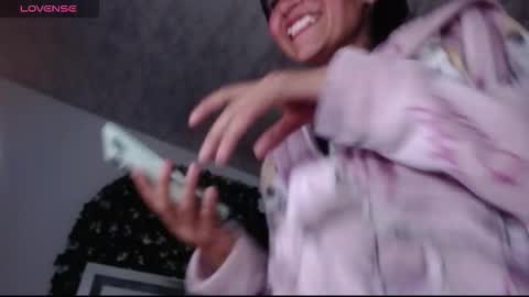 myomi online show from December 15, 2025, 3:00 am