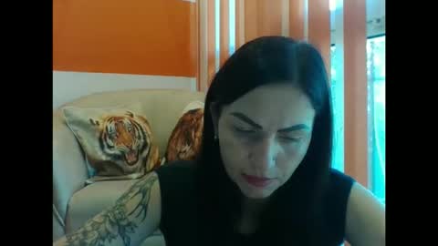 mystaluuna online show from October 19, 2025, 6:47 am