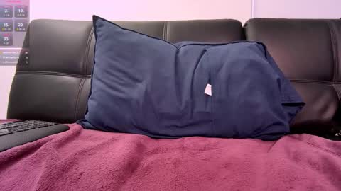 Snapshot of mystery_nymph_milf chatting on October 28, 2025, 2:31 pm Mystery Nymph Milf online show from October 28, 2025, 2:31 pm