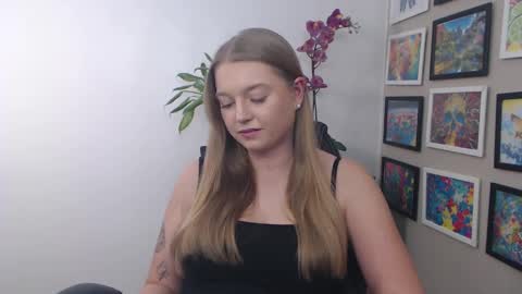 Erica online show from December 10, 2024, 1:33 pm