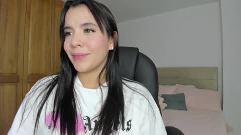 Snapshot of mysteyes chatting on October 17, 2025, 9:39 pm Elena online show from October 17, 2025, 9:39 pm