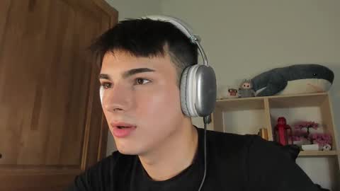 Evan Brown online show from November 4, 2025, 8:30 pm