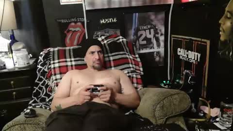 Snapshot of n3v3rpanic1 chatting on December 17, 2024, 9:27 pm SnackPants online show from December 17, 2024, 9:27 pm