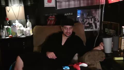 Snapshot of n3v3rpanic1 chatting on January 5, 2025, 10:43 am SnackPants online show from January 5, 2025, 10:43 am