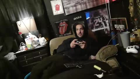 Snapshot of n3v3rpanic1 chatting on January 6, 2025, 3:20 am SnackPants online show from January 6, 2025, 3:20 am