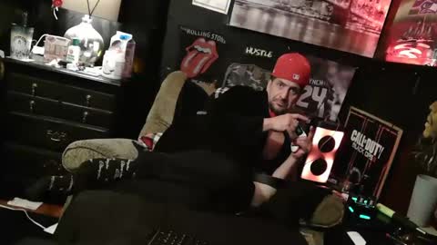 Snapshot of n3v3rpanic1 chatting on January 19, 2025, 4:22 am SnackPants online show from January 19, 2025, 4:22 am