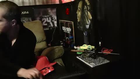 Snapshot of n3v3rpanic1 chatting on January 21, 2025, 3:26 am SnackPants online show from January 21, 2025, 3:26 am