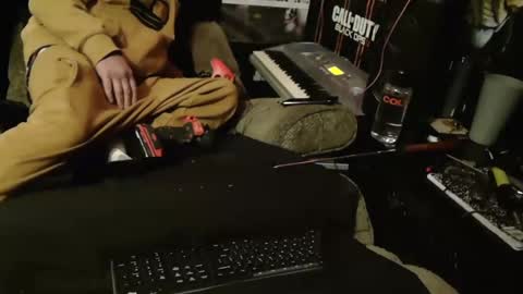 Snapshot of n3v3rpanic1 chatting on January 22, 2025, 9:24 am SnackPants online show from January 22, 2025, 9:24 am