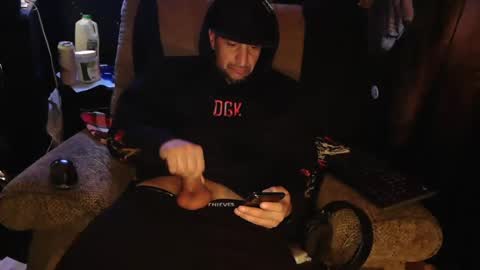 Snapshot of n3v3rpanic1 chatting on March 1, 2025, 9:51 am SnackPants online show from March 1, 2025, 9:51 am