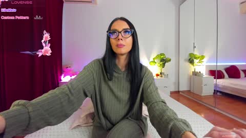 Snapshot of nadeen_ chatting on December 6, 2024, 2:06 pm Nadia online show from December 6, 2024, 2:06 pm