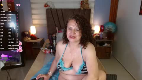 Snapshot of nadia_84 chatting on October 15, 2025, 12:27 pm nadia_84 online show from October 15, 2025, 12:27 pm