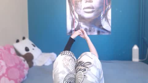 nadinnnea online show from September 10, 2025, 8:03 am