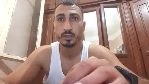 V online show from November 8, 2025, 10:48 am