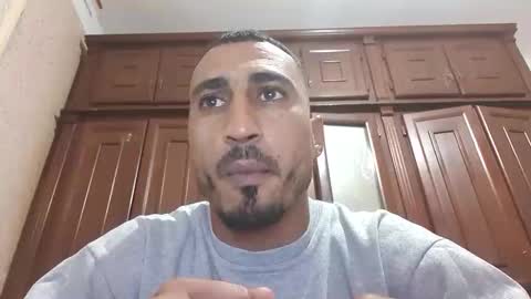 V online show from November 22, 2025, 1:43 pm