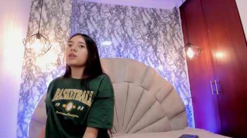 Snapshot of nahia_low chatting on February 21, 2025, 3:12 am  Valeria  online show from February 21, 2025, 3:12 am