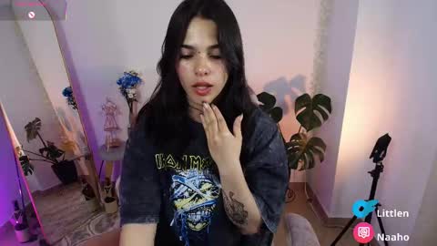 Snapshot of naho_4269 chatting on September 17, 2025, 1:40 am Naho  Sigueme en mis Redes Sociales Follow me on my social networks online show from September 17, 2025, 1:40 am