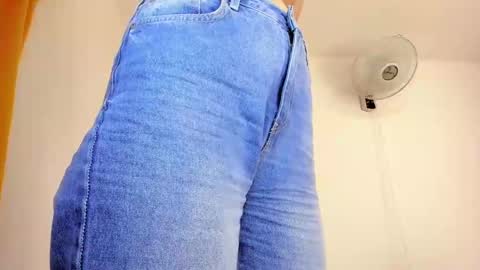 independent model online show from February 17, 2025, 4:31 am