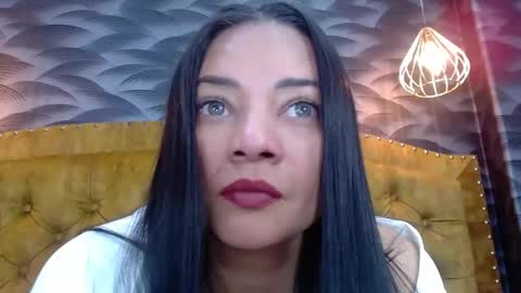 Nahomi online show from November 22, 2025, 4:44 am