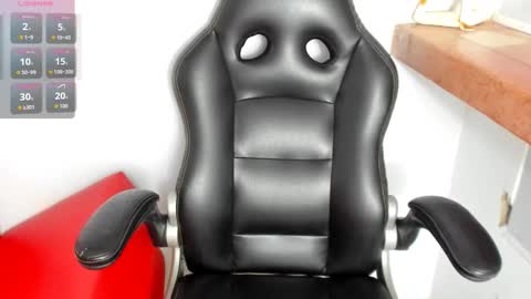Snapshot of nahomy_ember chatting on October 12, 2025, 4:11 am nahomy online show from October 12, 2025, 4:11 am