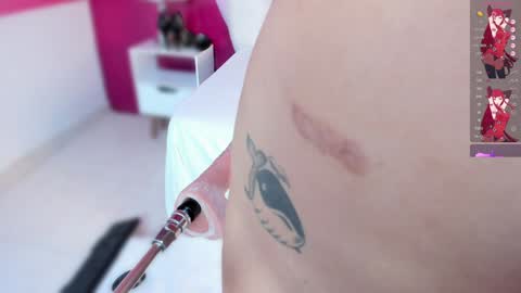 Nahomy Roberts online show from February 8, 2025, 11:55 am