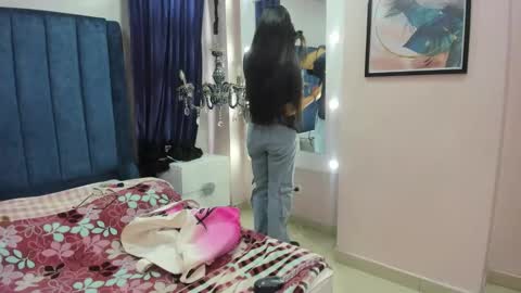 Snapshot of nai_blue chatting on October 18, 2025, 11:55 am nai_blue online show from October 18, 2025, 11:55 am