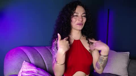 Snapshot of naia_xo chatting on January 27, 2025, 9:44 pm Ana online show from January 27, 2025, 9:44 pm
