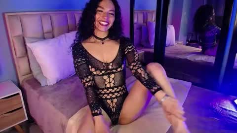 Snapshot of naia_xo chatting on February 19, 2025, 3:06 am Ana online show from February 19, 2025, 3:06 am