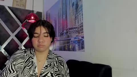 Snapshot of naileth_ chatting on December 4, 2025, 11:13 pm NAILETH online show from December 4, 2025, 11:13 pm