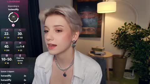 Kate online show from November 13, 2025, 1:32 pm