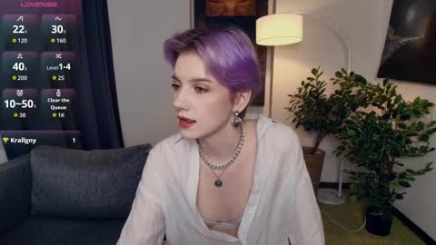 Kate online show from December 15, 2025, 12:31 pm