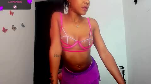 N A L A  NEW instagram nala jordan08 online show from November 21, 2025, 2:49 pm