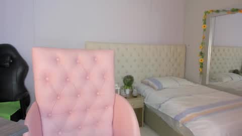 nami_sam online show from December 4, 2024, 3:21 pm