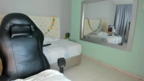 nami_sam online show from March 7, 2025, 3:18 pm