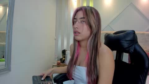 Snapshot of nami_sweet_ chatting on September 9, 2025, 3:17 am nami_sweet_ online show from September 9, 2025, 3:17 am