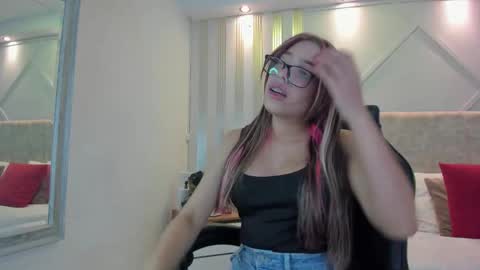 Snapshot of nami_sweet_ chatting on September 18, 2025, 3:19 am nami_sweet_ online show from September 18, 2025, 3:19 am