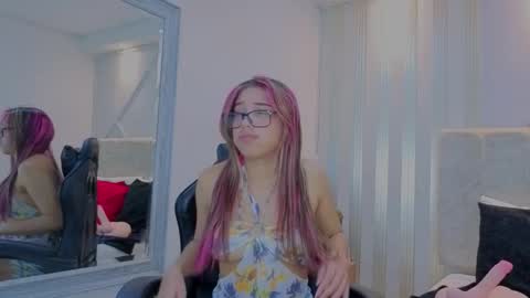 Snapshot of nami_sweet_ chatting on October 10, 2025, 10:47 am nami_sweet_ online show from October 10, 2025, 10:47 am