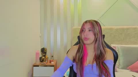 Snapshot of nami_sweet_ chatting on October 24, 2025, 12:01 pm nami_sweet_ online show from October 24, 2025, 12:01 pm