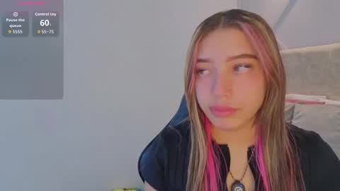 Snapshot of nami_sweet_ chatting on November 18, 2025, 11:36 am nami_sweet_ online show from November 18, 2025, 11:36 am