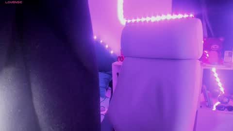 Snapshot of nami_white chatting on September 22, 2025, 4:14 am nami_white online show from September 22, 2025, 4:14 am