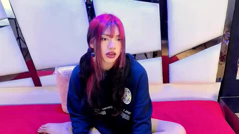     online show from December 14, 2025, 12:43 pm