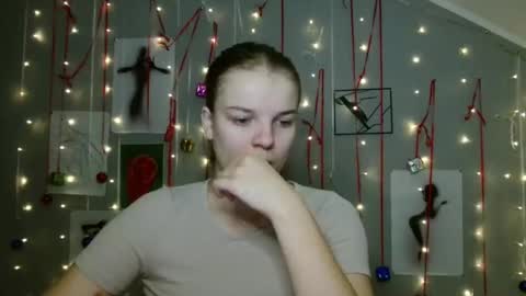 Nana online show from November 11, 2025, 9:20 am