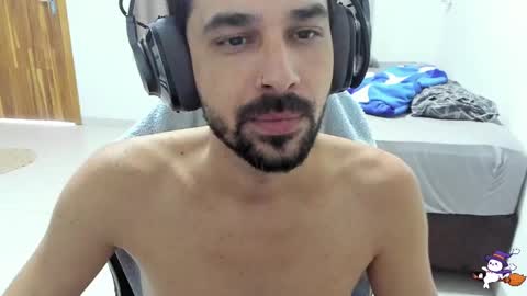 Snapshot of nanz25 chatting on November 3, 2025, 5:58 pm Peter online show from November 3, 2025, 5:58 pm