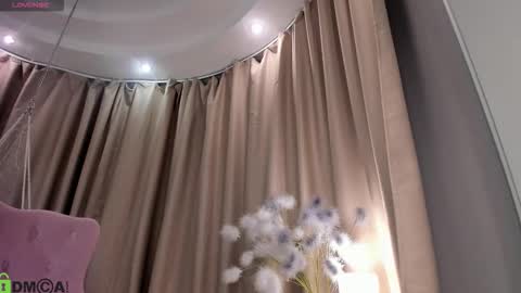 Naomi online show from October 27, 2025, 11:20 pm