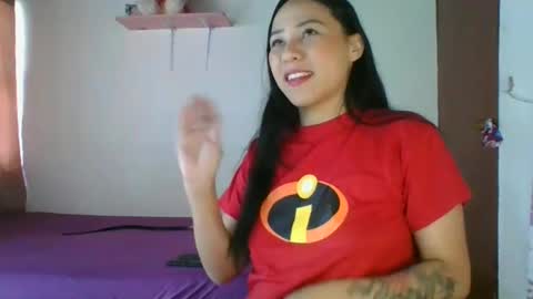 Snapshot of naomi_sweet420 chatting on December 21, 2024, 8:54 pm Mia online show from December 21, 2024, 8:54 pm