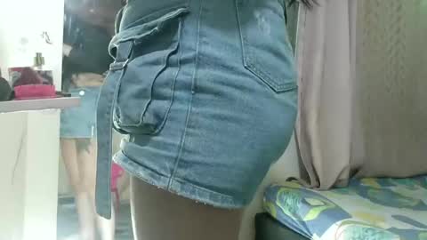 Snapshot of naomi_sweet420 chatting on January 24, 2025, 3:11 am Mia online show from January 24, 2025, 3:11 am