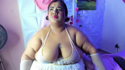 Snapshot of naomiasha_ chatting on February 13, 2025, 8:24 pm online show from February 13, 2025, 8:24 pm